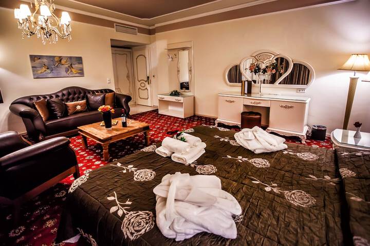 Room 25 of 48
