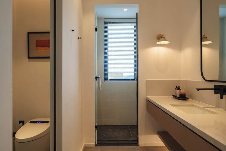Room 136 of 331