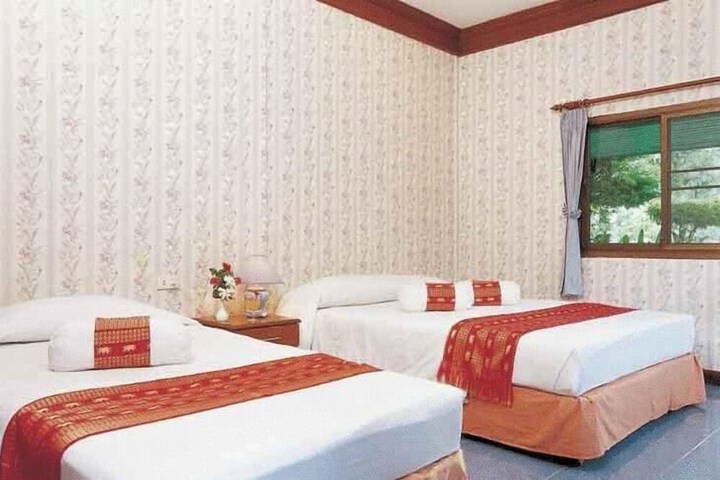 Room 4 of 50