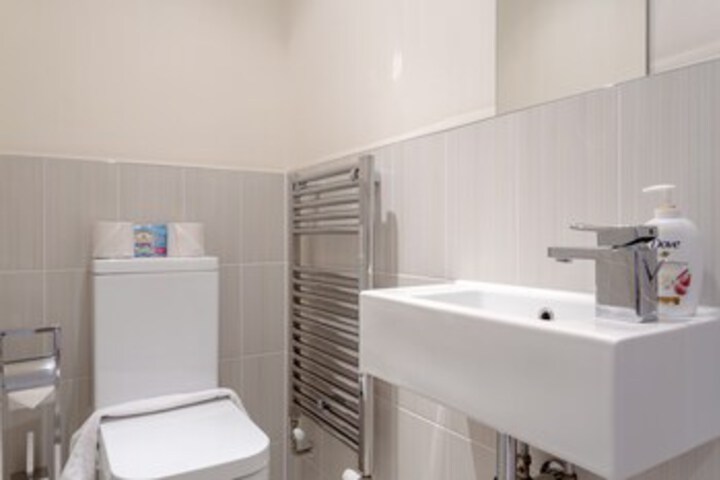 Room 4 of 22