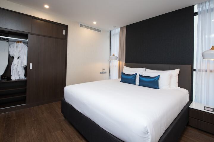 Room 14 of 203