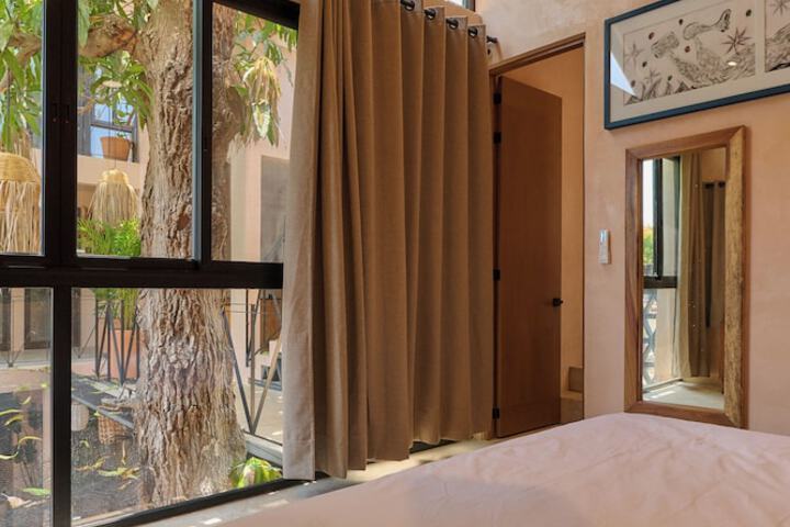 Room 3 of 27