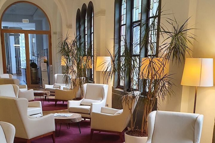 Guest Lobby