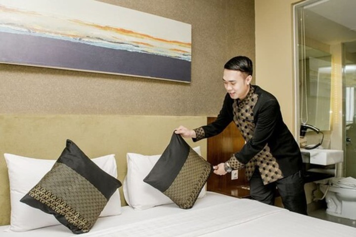 Room 34 of 115