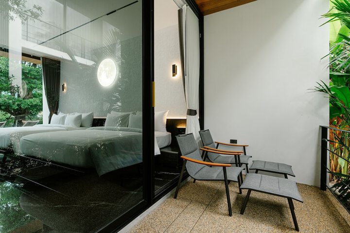 Room 47 of 85