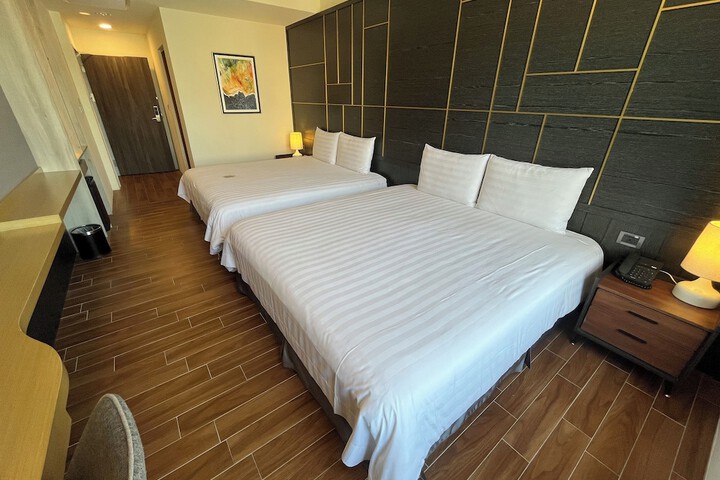 Room 4 of 67