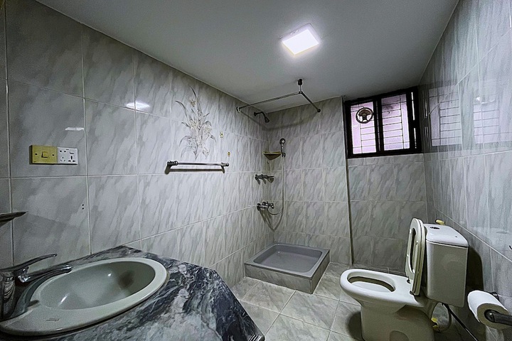 Room 40 of 77