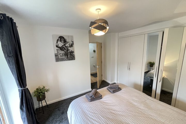 Room 5 of 84