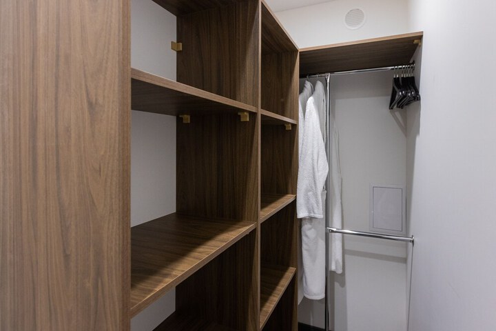 Room 33 of 125
