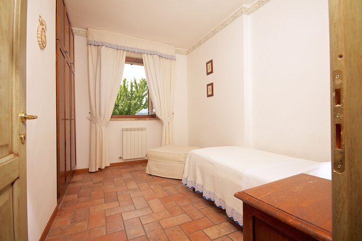 Room 16 of 75