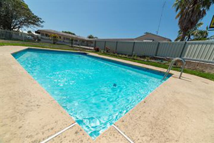 Pool 14 of 16