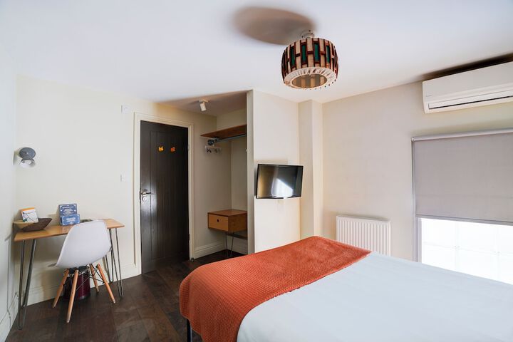 Room 5 of 27