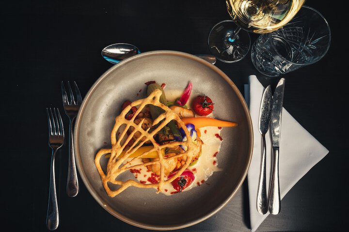 Dining 40 of 82
