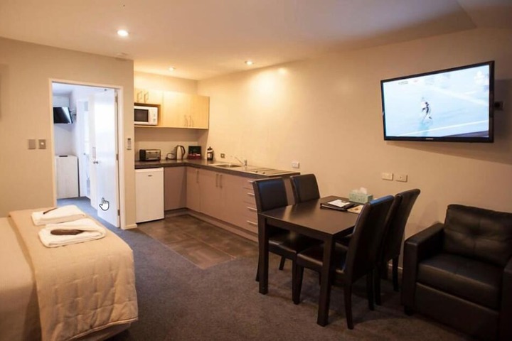 Room 8 of 22