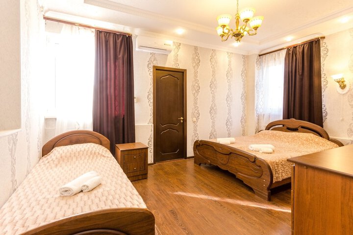 Room 2 of 45