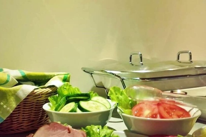 Dining 42 of 46
