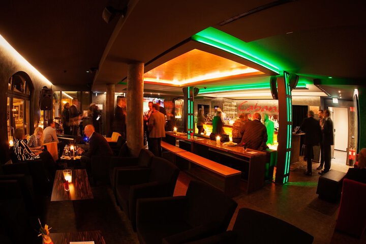 Lounge 40 of 51