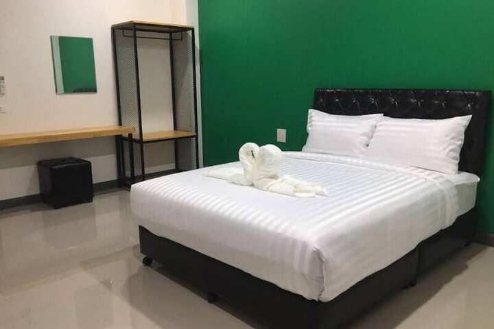 Room 4 of 15