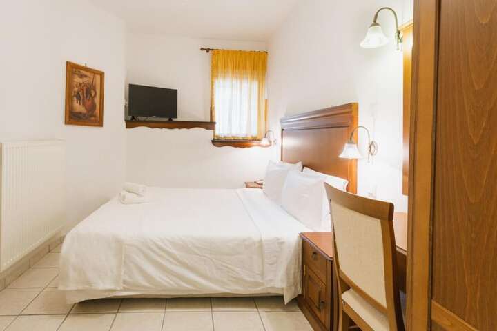 Room 3 of 46