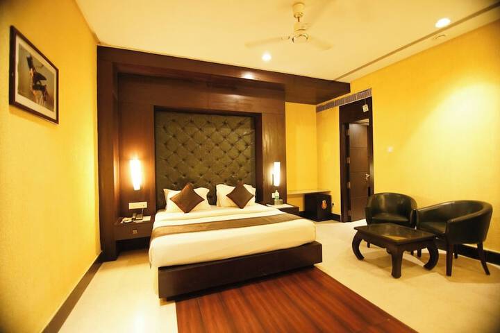 Room 13 of 43