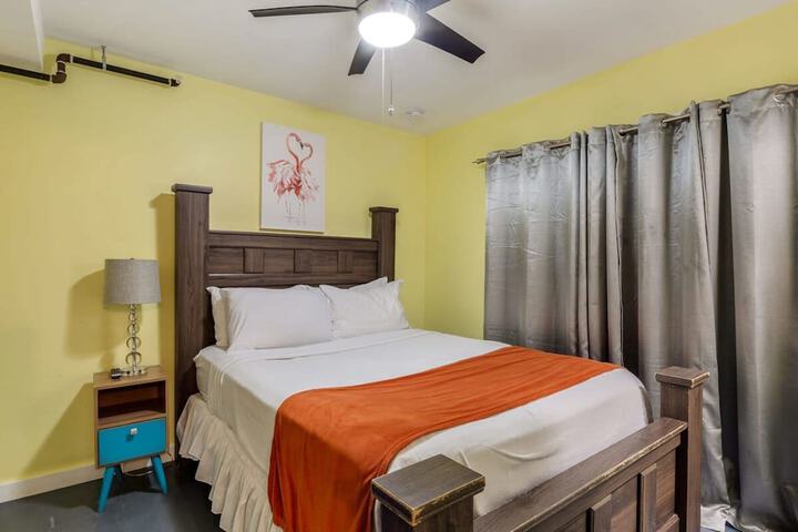 Room 16 of 27