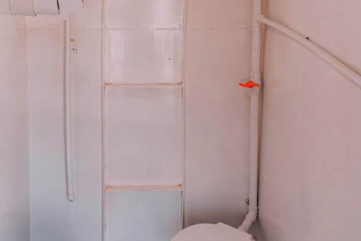 Room 9 of 18