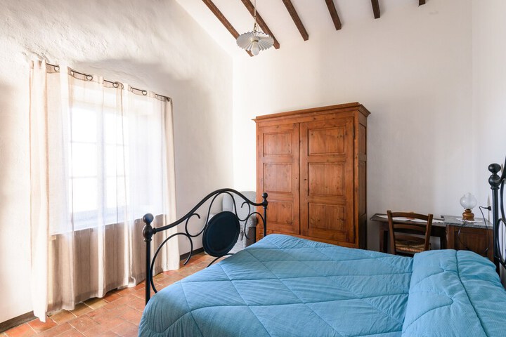 Room 8 of 41