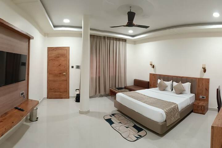 Room 43 of 82