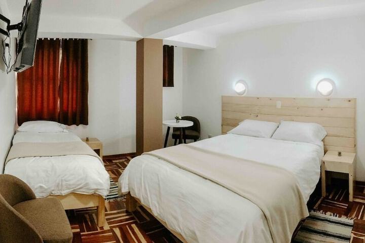 Room 6 of 16
