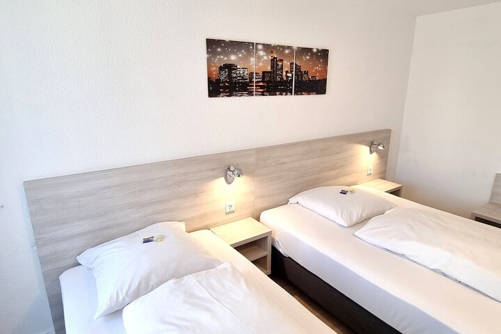 Room 17 of 65