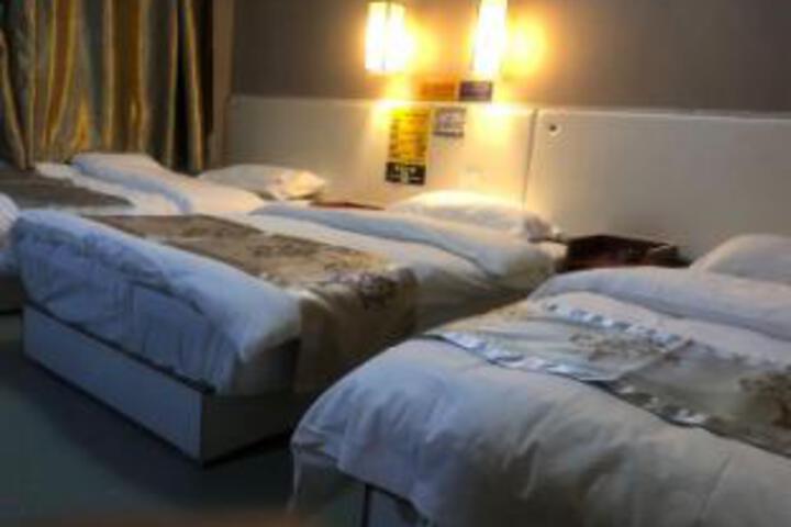Room 16 of 16
