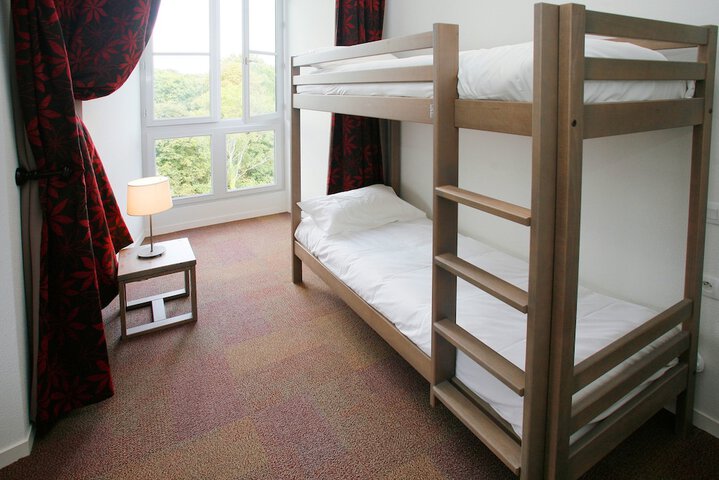 Room 8 of 16