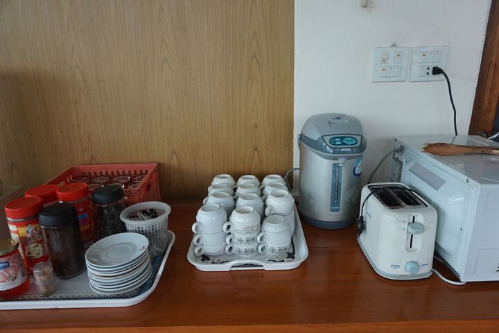 Breakfast/Coffee Service 30 of 32