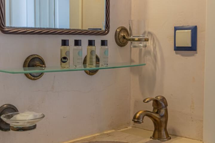 Room 80 of 92