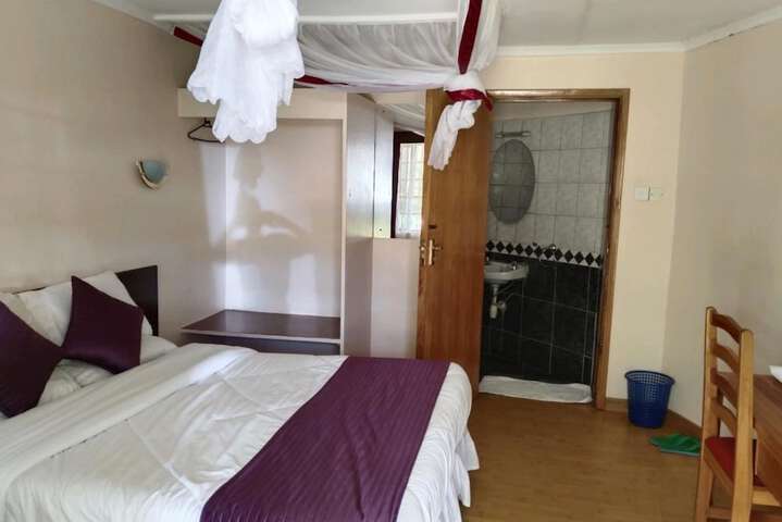 Room 6 of 52