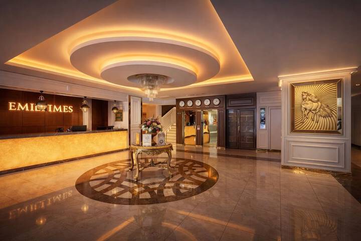 Lobby Photo