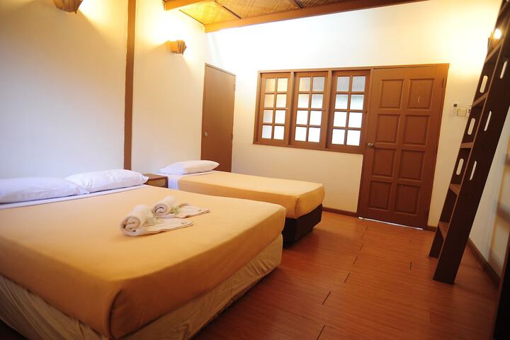 Room 11 of 36