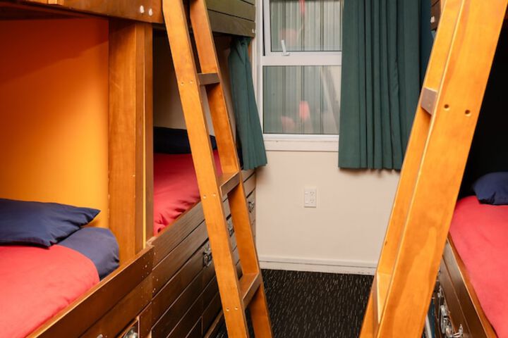 Room 15 of 37
