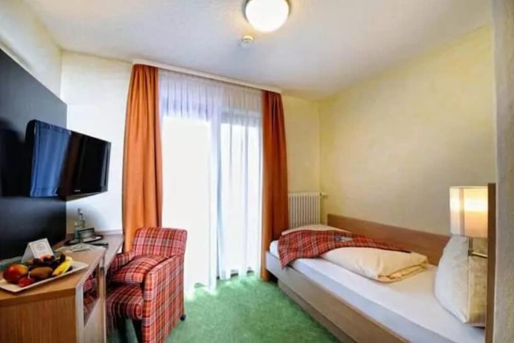 Room 10 of 58