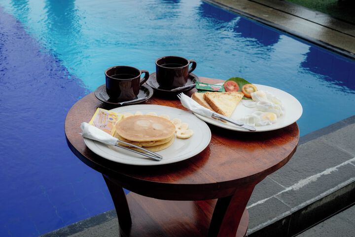 Breakfast/Coffee Service 21 of 32