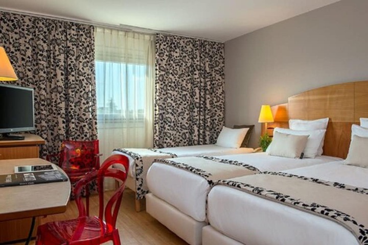 Room 16 of 73