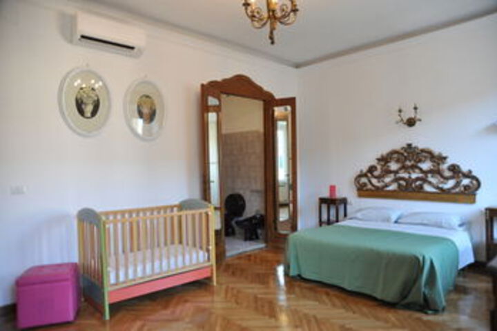 Room 42 of 110