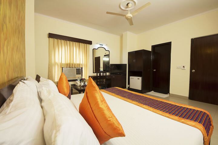 Room 18 of 52