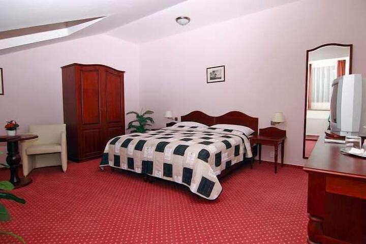 Room 11 of 46