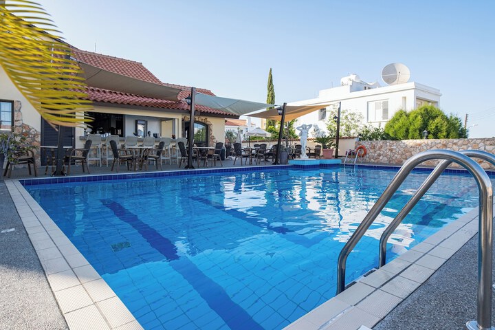 Hotel Pool