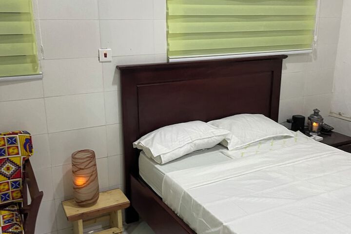 Room 12 of 28