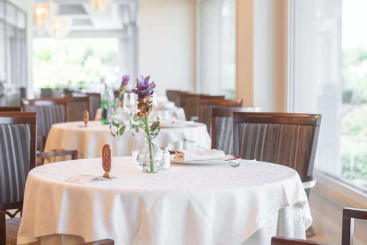 Dining 46 of 63