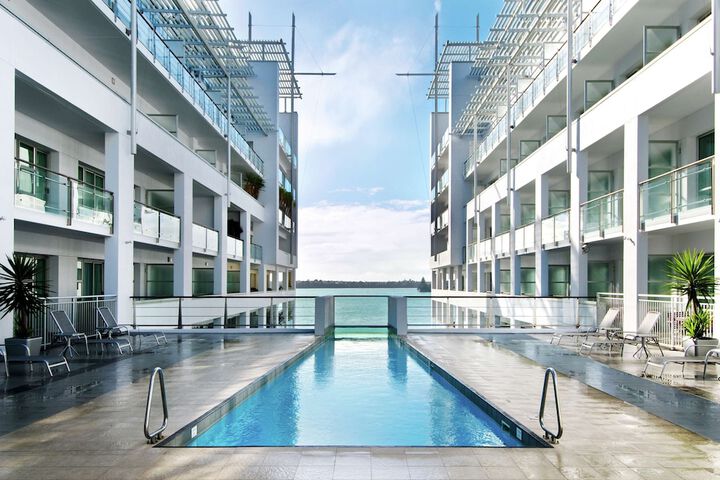 Pool 51 of 110