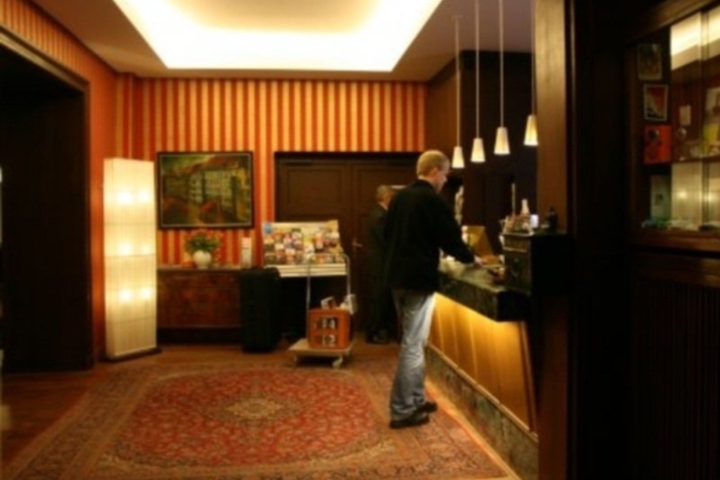 Photo 8