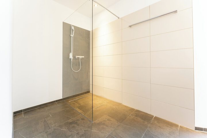 Room 100 of 156